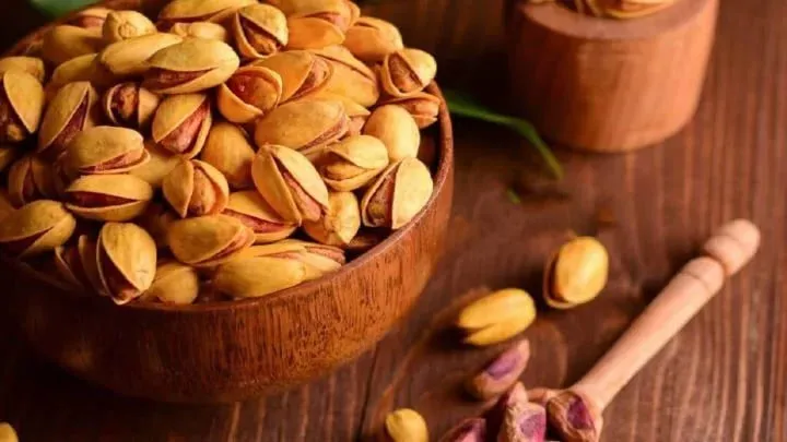 خرید بهترین انواع پسته نمکی زعفرانی با قیمت ارزان